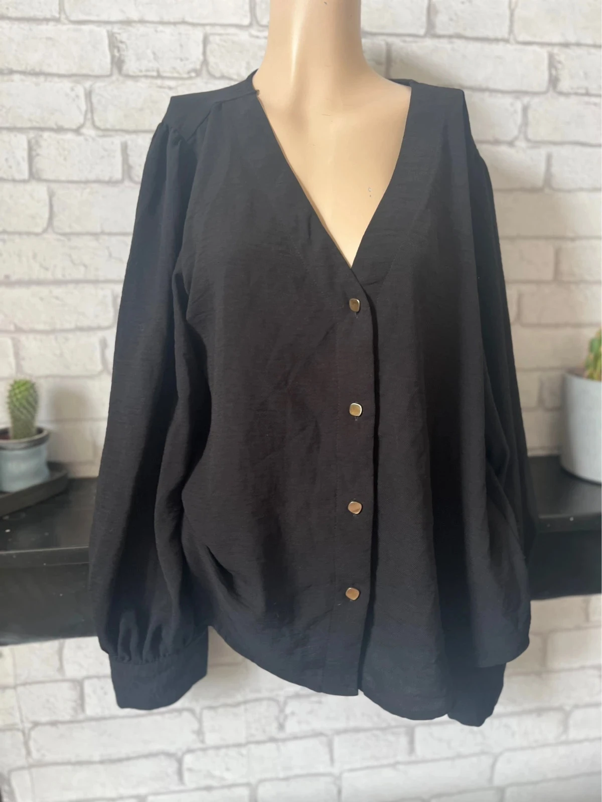 Blouse noire élégante – Taille 42 – AMISU – photo 2